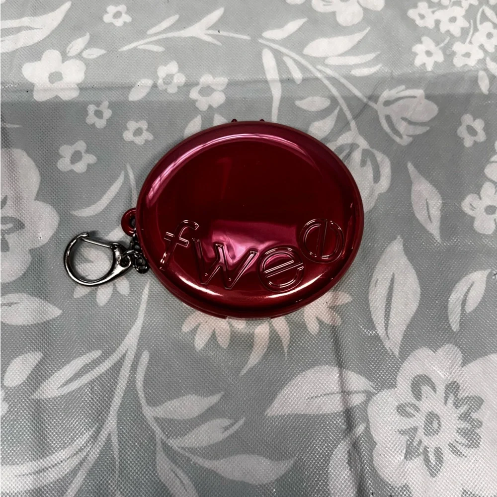 Fwee Eyeshadow pallet bag charm - Picture 1 of 5